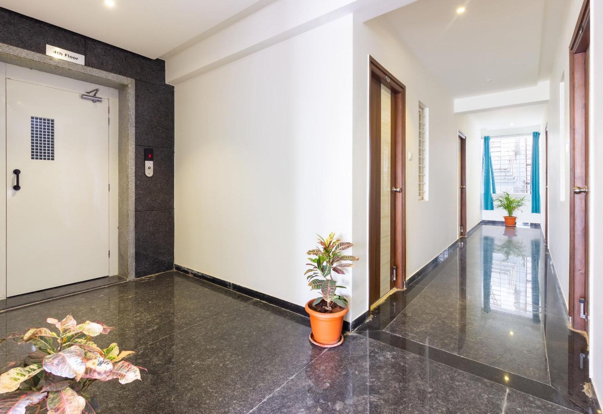 Super Hotel O Qualia Inn Kondapur Near Botanical Garden Haiderabad Buitenkant foto